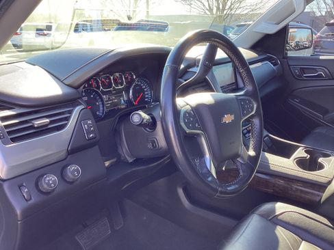 Used 2019 Chevrolet Suburban LT w/ LT Signature Package image 11