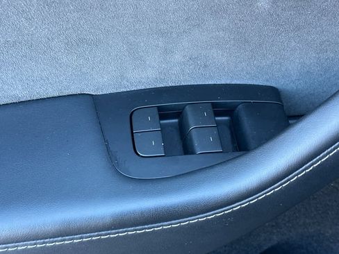 Used 2024 Tesla Model Y Long Range image 13