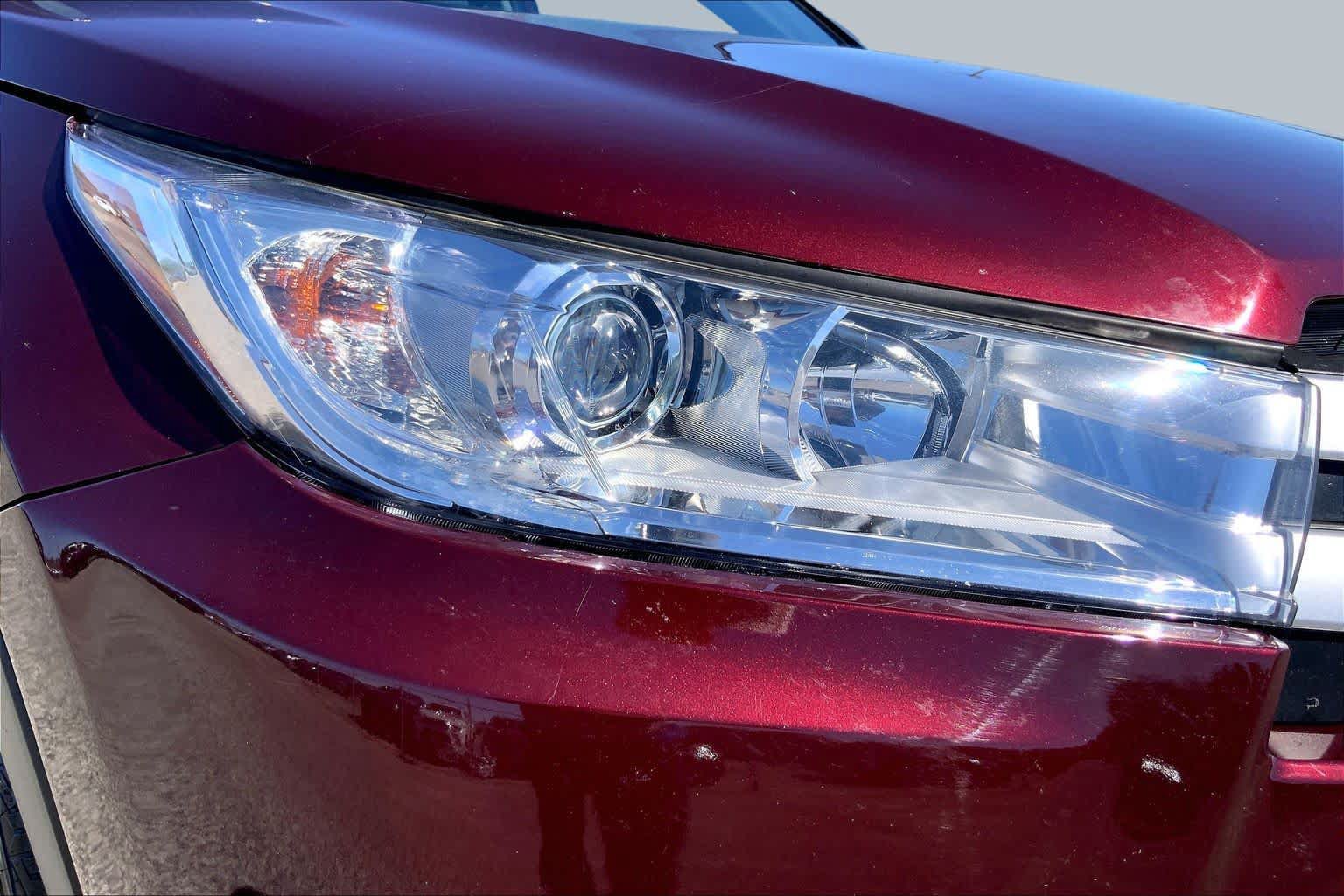 Used 2019 Toyota Highlander XLE FWD image 27