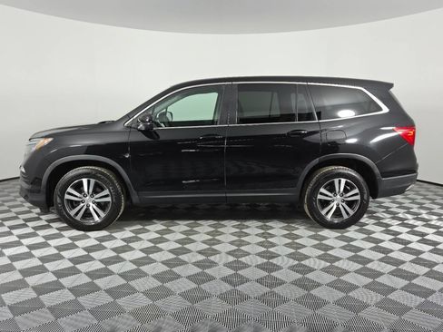 Used 2017 Honda Pilot EX image 4