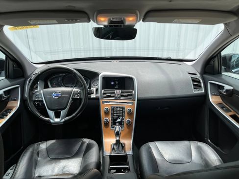 Used 2016 Volvo XC60 T5 Premier w/ Proximity Package FWD image 18