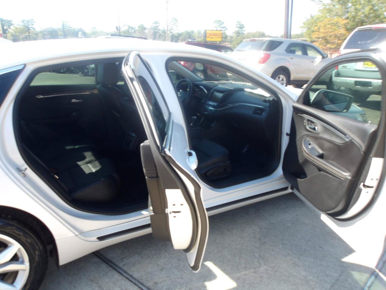 Used 2018 Chevrolet Impala LT FWD image 6
