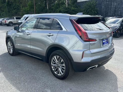 Used 2025 Cadillac XT4 Premium Luxury FWD image 5