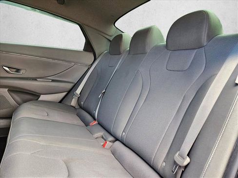 Used 2024 Hyundai Elantra SE FWD image 17