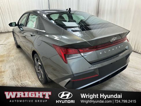 New 2026 Hyundai Elantra Limited FWD image 4