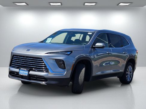 Certified 2025 Buick Enclave Preferred image 8