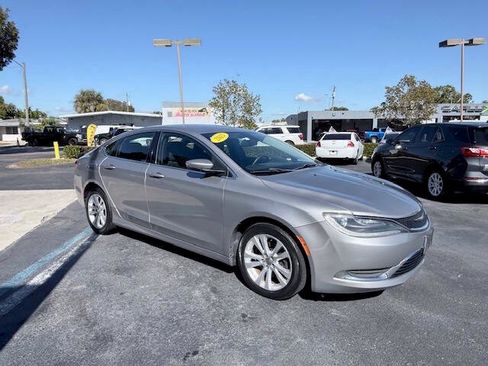 Used 2015 Chrysler 200 Limited w/ Convenience Group FWD image 2