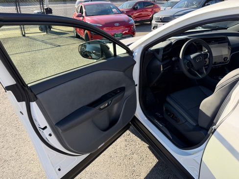 Used 2024 Lexus RZ 300e Premium w/ Technology Package image 9