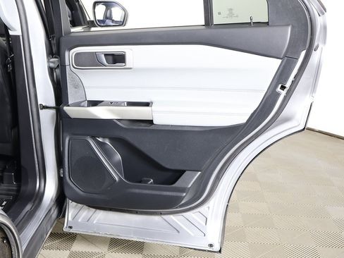 Used 2021 Ford Explorer XLT w/ Equipment Group 202A image 26