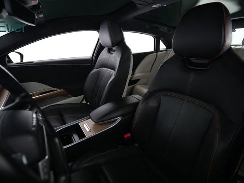 Used 2023 Lucid Air Grand Touring image 4