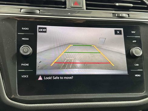 Used 2021 Volkswagen Tiguan SEL image 19