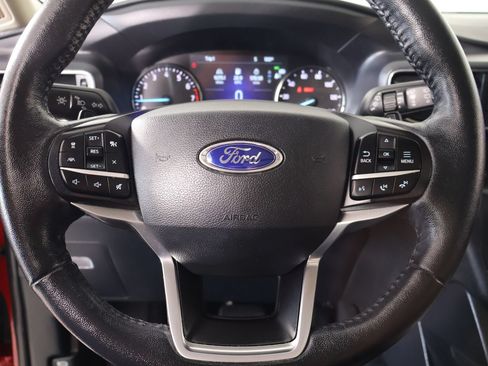 Used 2020 Ford Explorer Limited RWD image 3