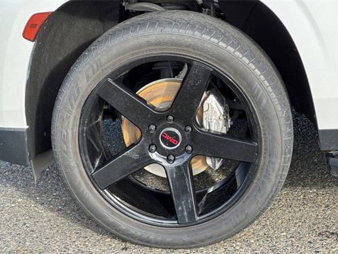 Used 2021 Chevrolet Tahoe RST w/ Luxury Package image 47