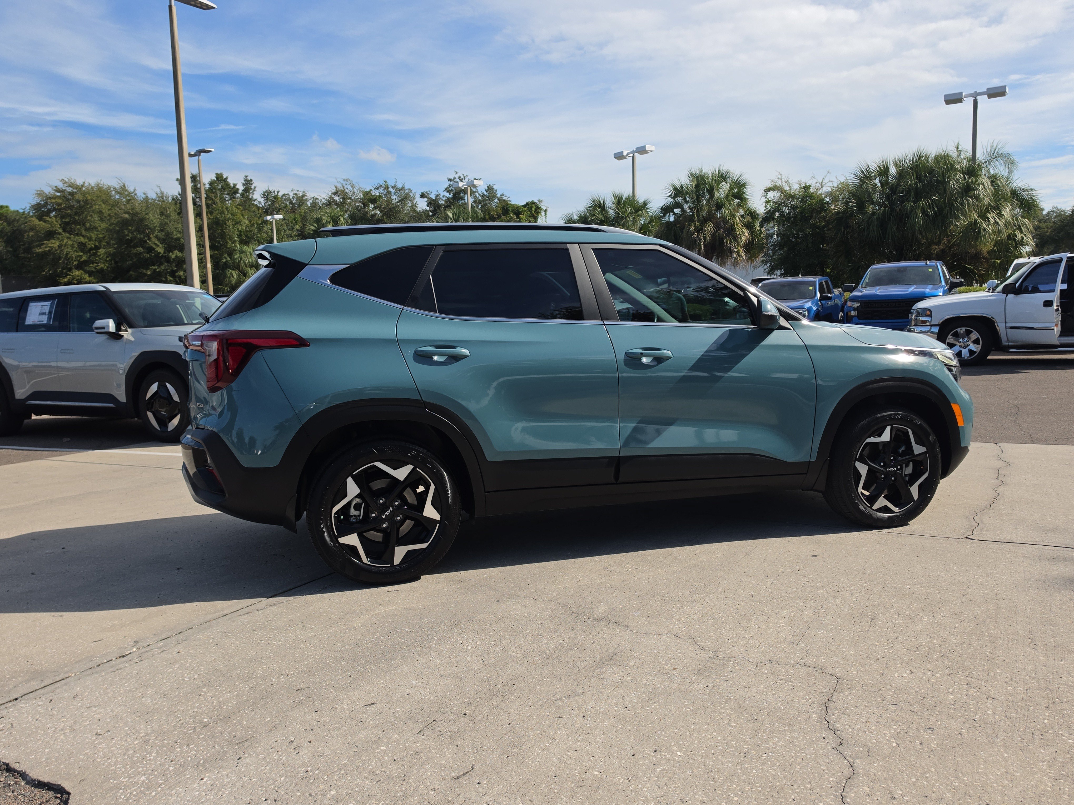 Certified 2024 Kia Seltos EX AWD/4WD image 9