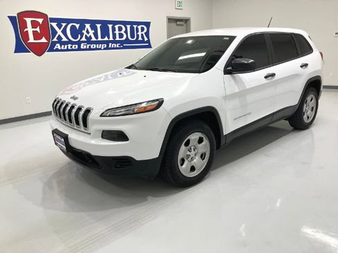 Used 2017 Jeep Cherokee Sport w/ Trailer Tow Group AWD/4WD image 6