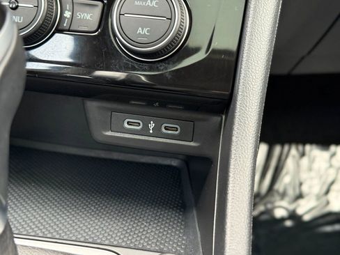 Used 2024 Volkswagen Jetta SE image 26