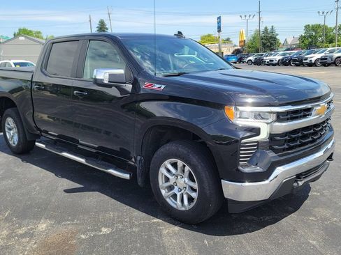 Used 2023 Chevrolet Silverado 1500 LT w/ Z71 Off-Road Package AWD/4WD image 15