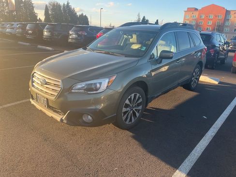 Used 2016 Subaru Outback 2.5i Limited image 2