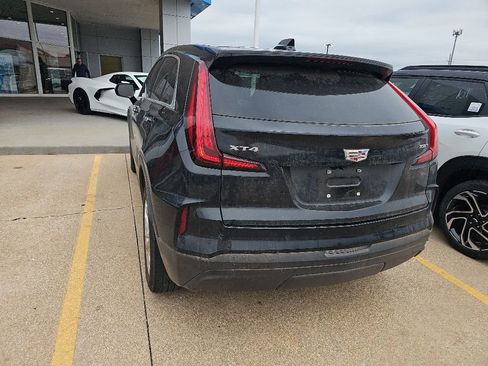Used 2024 Cadillac XT4 Luxury w/ Cold Weather Package FWD image 3