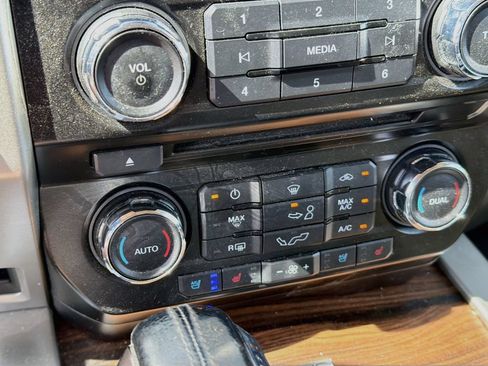 Used 2015 Ford F150 Lariat AWD/4WD image 17