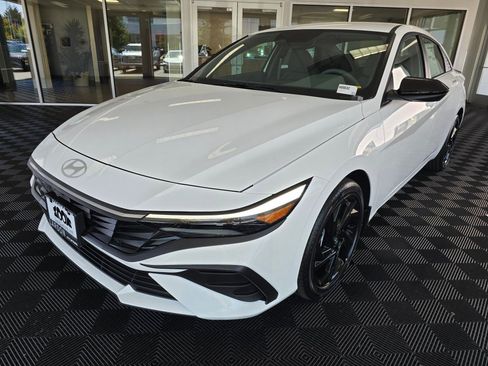 New 2026 Hyundai Elantra Sport FWD image 7