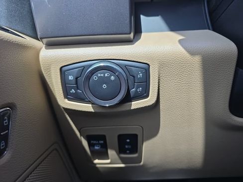 Used 2018 Ford F150 XLT w/ Equipment Group 302A Luxury AWD/4WD image 10