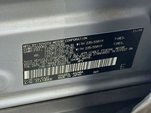 Used 2020 Toyota RAV4 XLE Premium image 12