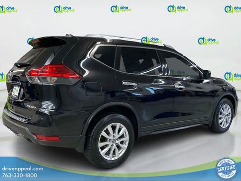 Used 2017 Nissan Rogue SV image 5