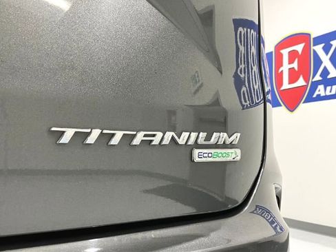 Used 2019 Ford Edge Titanium FWD image 22