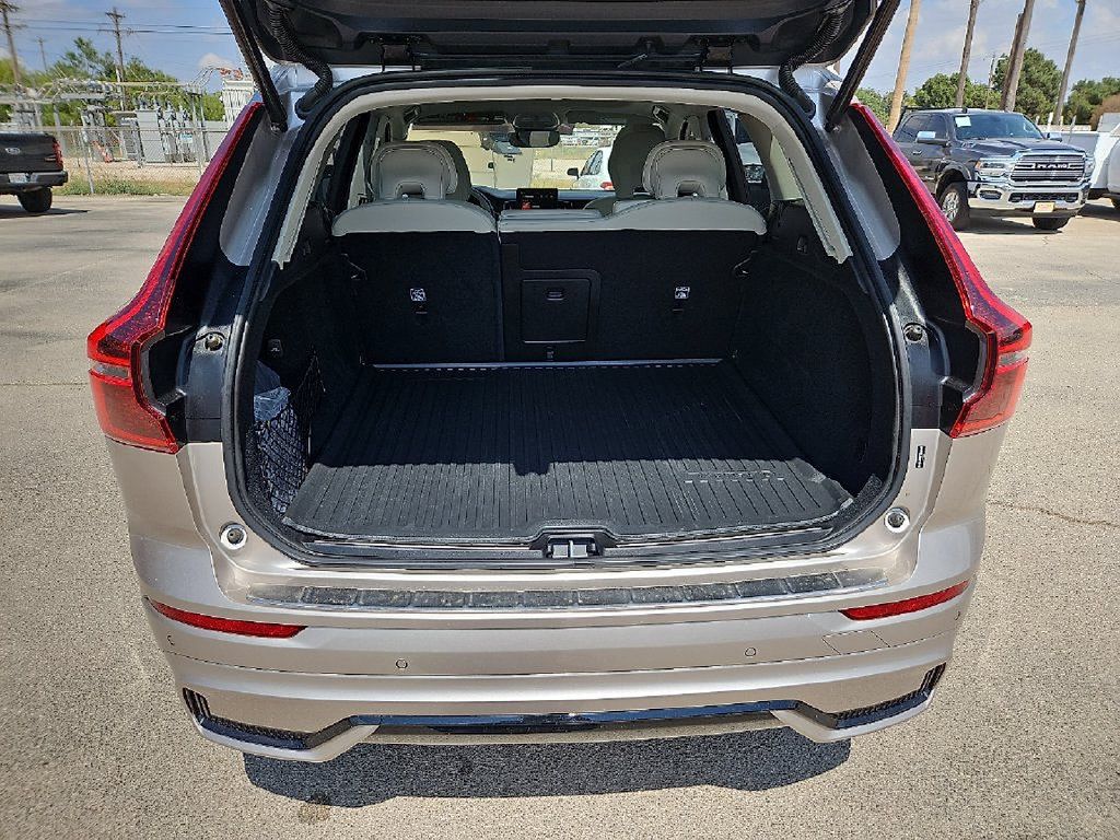 Used 2026 Volvo XC60 B5 Ultra w/ Protection Package Premier AWD/4WD image 16
