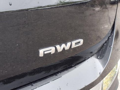 Used 2023 GMC Terrain SLT image 38