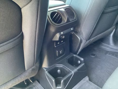 Used 2023 Jeep Gladiator Willys image 27