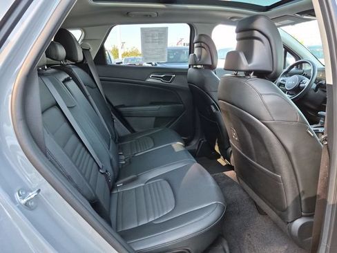 Used 2025 Kia Sportage SX AWD/4WD image 26