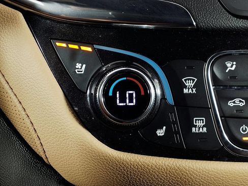 Used 2023 Chevrolet Equinox Premier AWD/4WD image 15