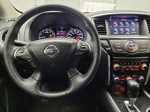 Used 2020 Nissan Pathfinder SV FWD image 22