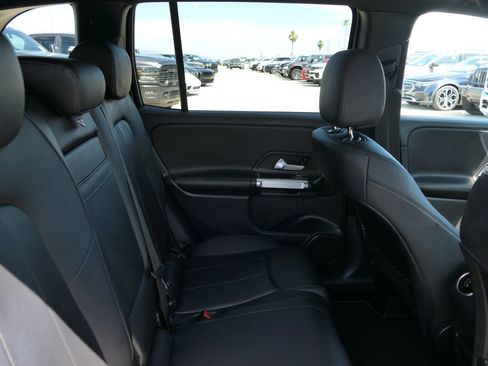 Used 2023 Mercedes-Benz GLB 250 4MATIC image 22