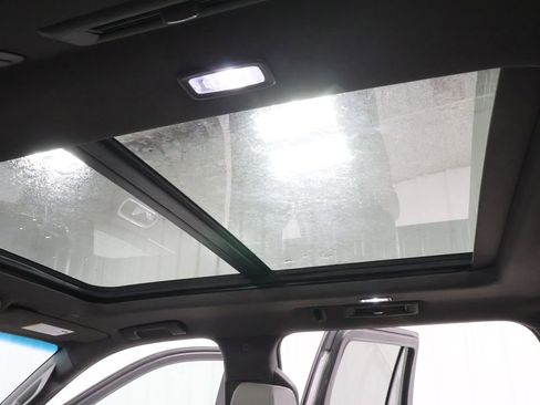 Used 2024 Chevrolet Tahoe Z71 w/ Luxury Package image 8