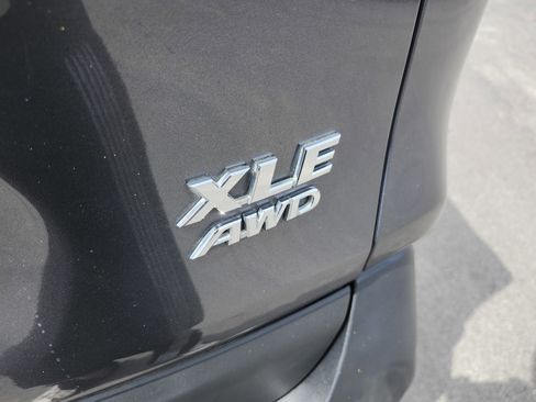 Used 2021 Toyota RAV4 XLE Premium image 25