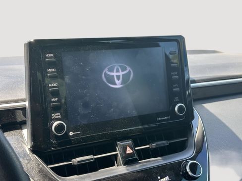 Used 2022 Toyota Corolla LE FWD image 11