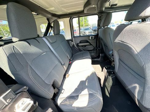 Used 2025 Jeep Wrangler Unlimited Sahara AWD/4WD image 26