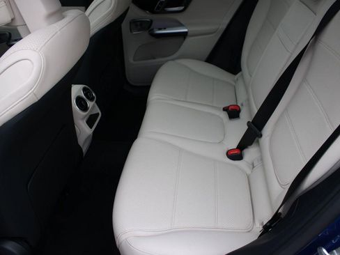 Used 2026 Mercedes-Benz GLC 300 image 15