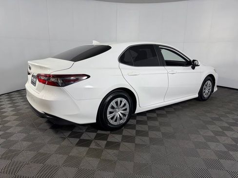Used 2022 Toyota Camry LE FWD image 7