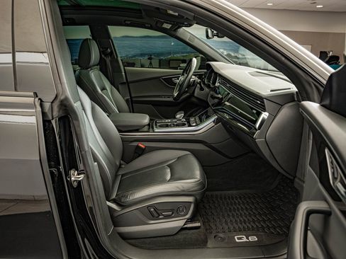 Used 2021 Audi Q8 Premium Plus w/ Premium Plus Package image 36