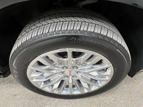 Used 2025 GMC Yukon XL Denali image 18