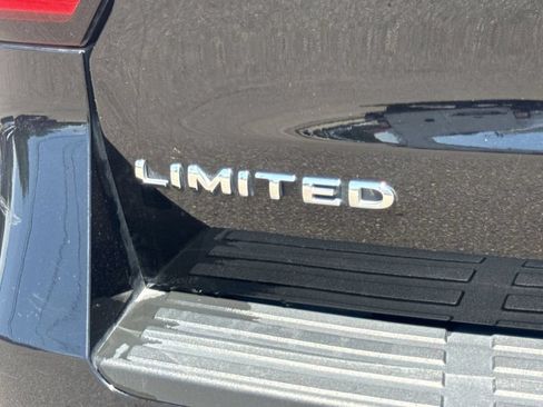 Used 2023 Ford Expedition Limited AWD/4WD image 10