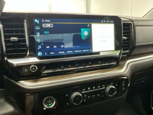 Used 2022 Chevrolet Silverado 1500 LT image 9