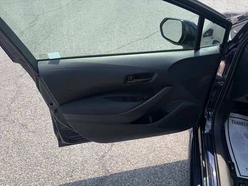 Used 2025 Toyota Corolla LE FWD image 11