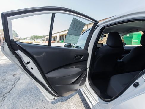 Used 2022 Toyota Corolla LE FWD image 24