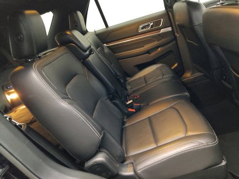Used 2019 Ford Explorer Limited w/ Class III Trailer Tow Package FWD image 19