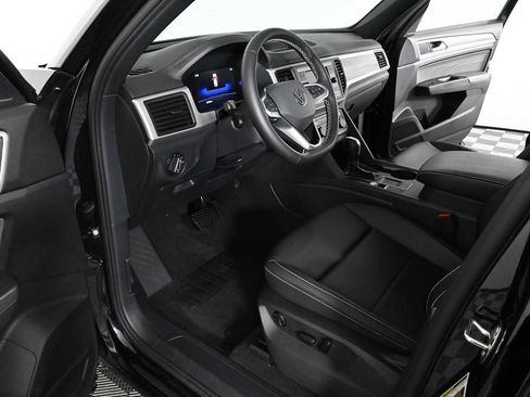 Certified 2023 Volkswagen Atlas Cross Sport SE FWD image 15